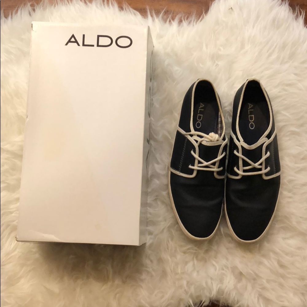 Men’s Navy Aldo Strasters Sneaker size 40